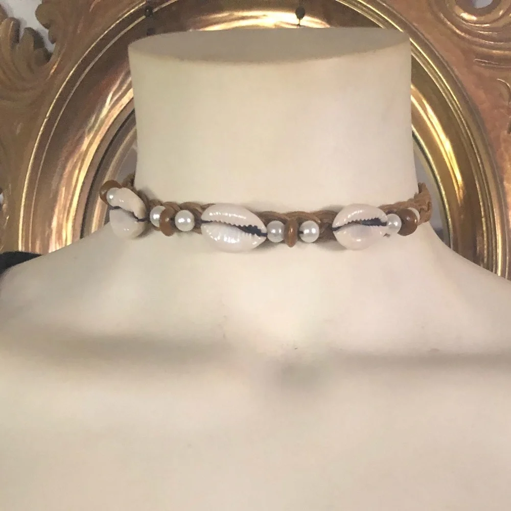 Cowrie Shell & Faux Pearl Choker Necklace
